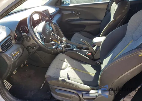 2020 Hyundai Veloster Turbo z USA, uszkodzony, nr VIN KMHTH6AB8LU029375